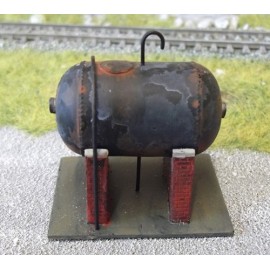 Cylindrical tank (painted)